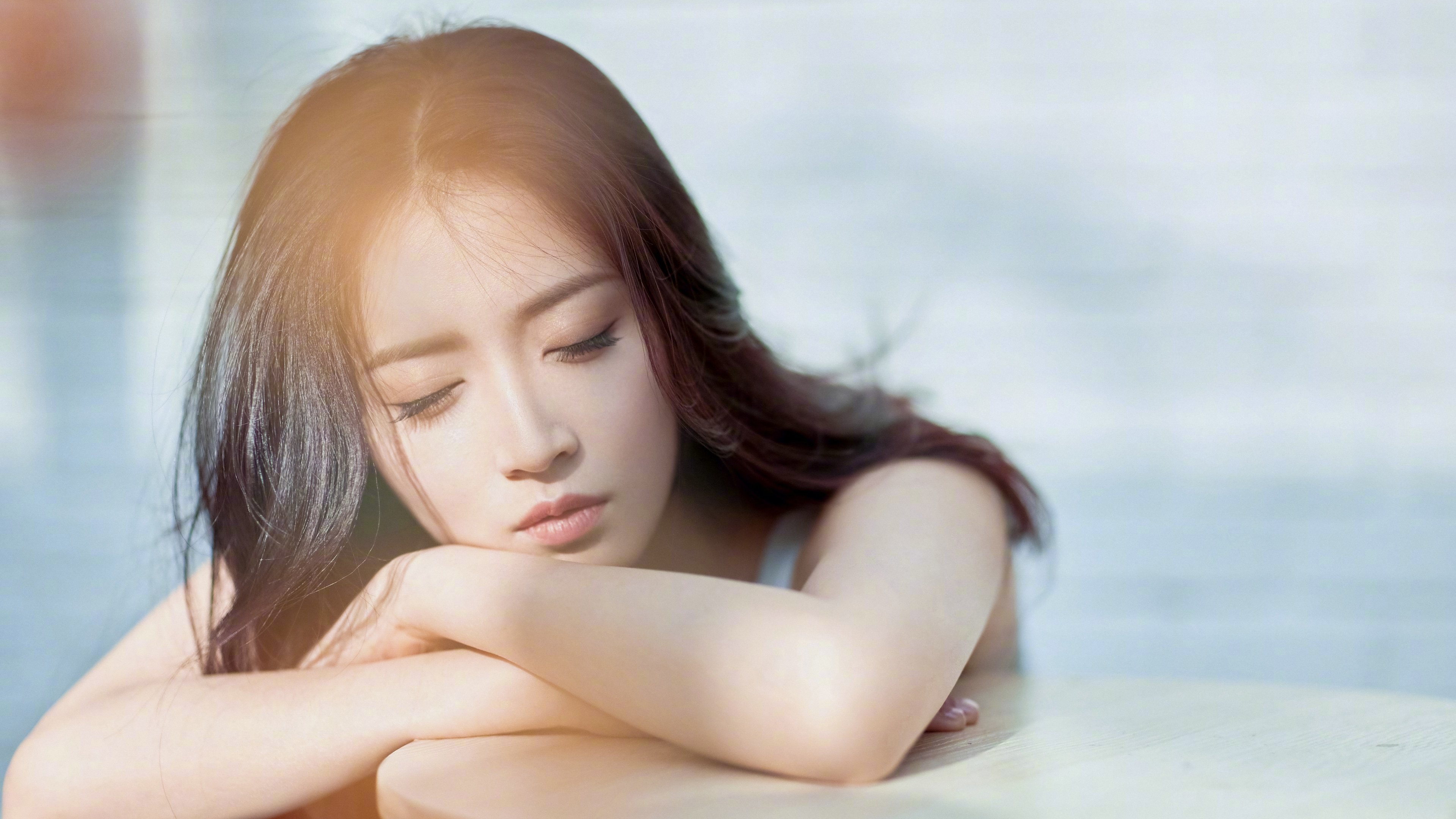 凯尔特人训练日安排密集体能教练亲自上阵，凯尔特人教练好帅