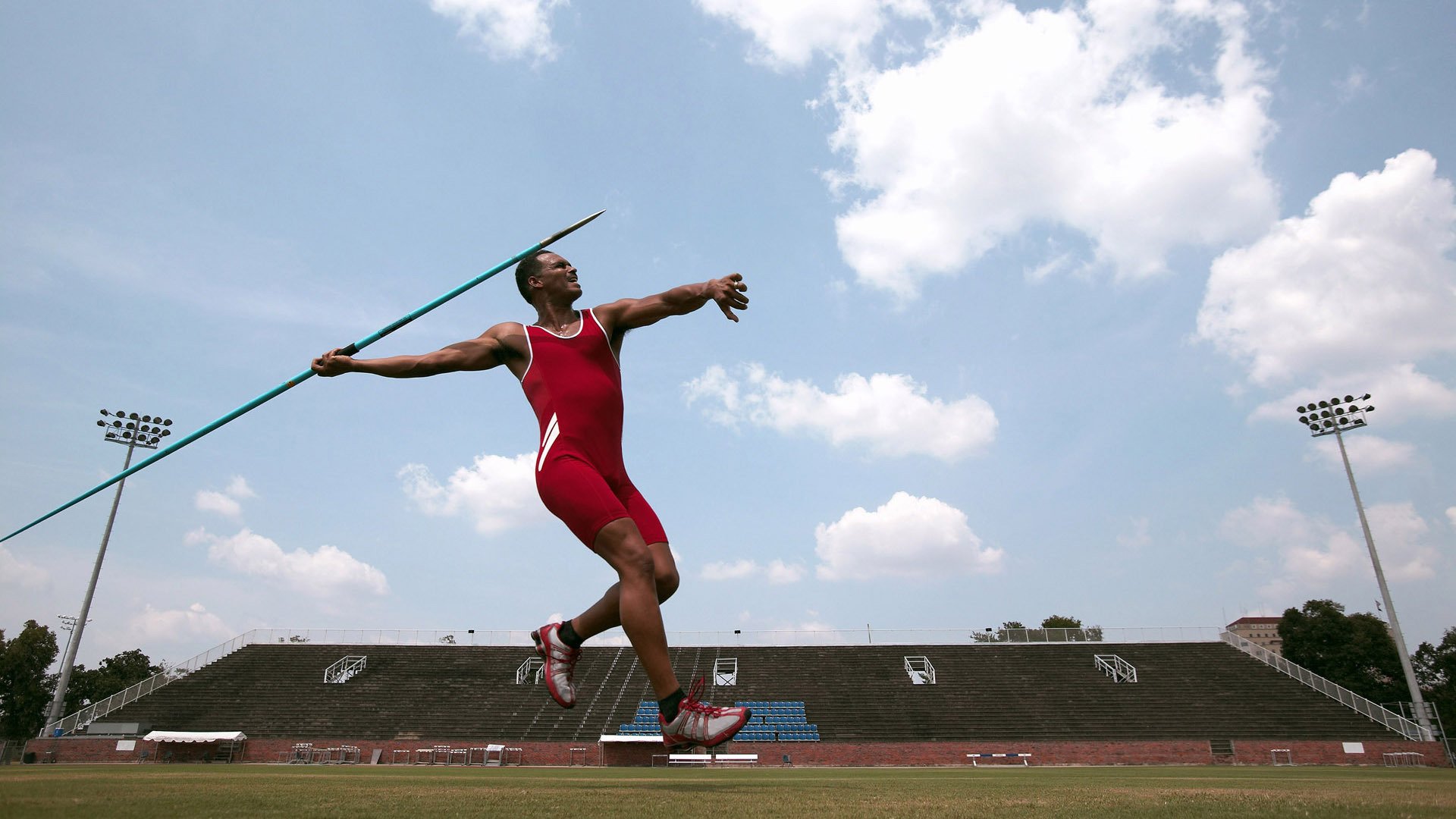 _运动员生活揭秘：训练、休闲与健康管理_，运动员训练日常
